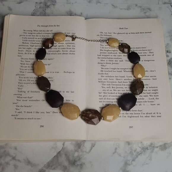 Marbled Brown, Tan, Lucite Chunky Necklace - Picture 1 of 9